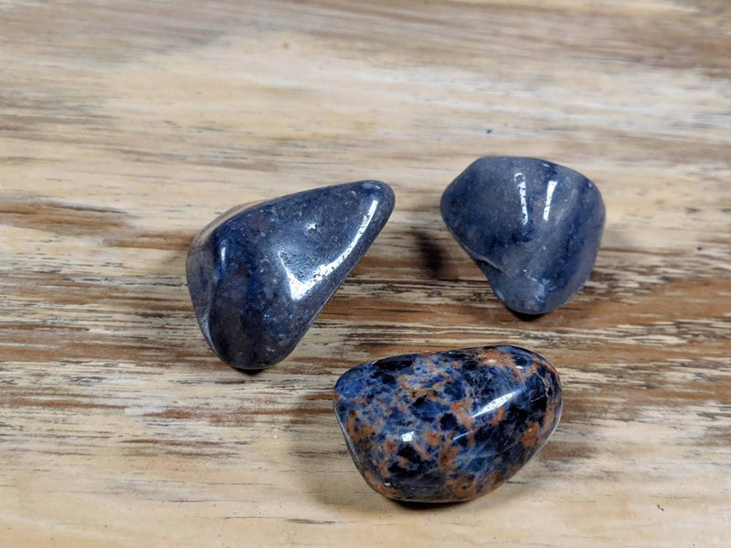 Mixed Chakra Stone Set – 7 Polished Crystals + 1 Bonus Stone in Cotton Bag - Nymph Ki